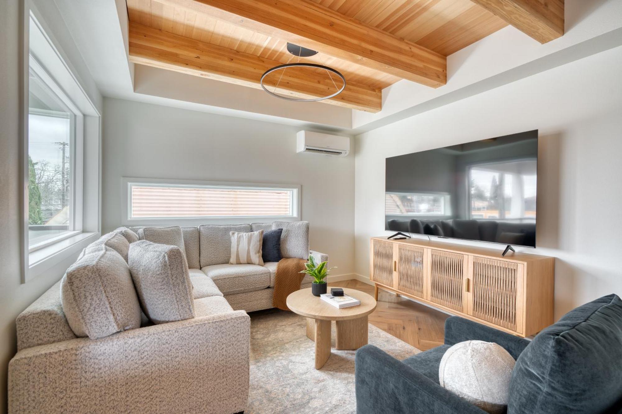 Holiday home Lively Alberta Arts Townhome *