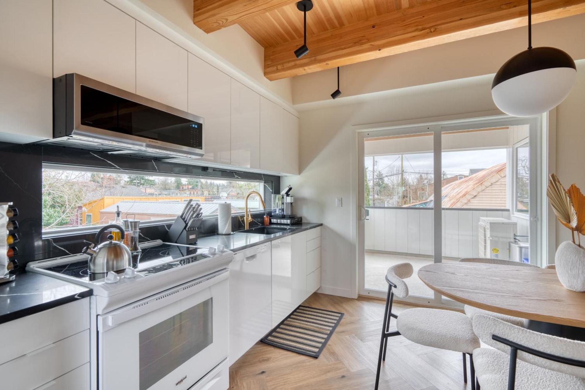Lively Alberta Arts Townhome Holiday home Portland