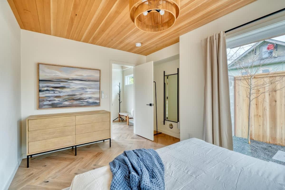 Lively Alberta Arts Townhome